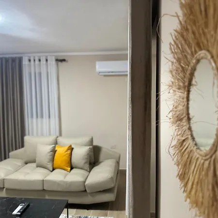 Garten شقة تيرانا